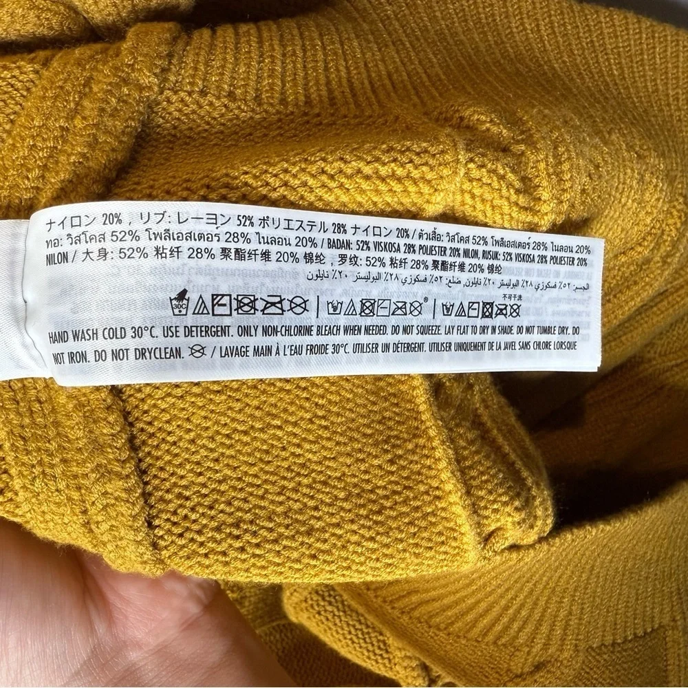 Disney Donald Duck Mustard Women’s Cable Knit Crewneck Women’s Sweater Sz L - Picture 10 of 14